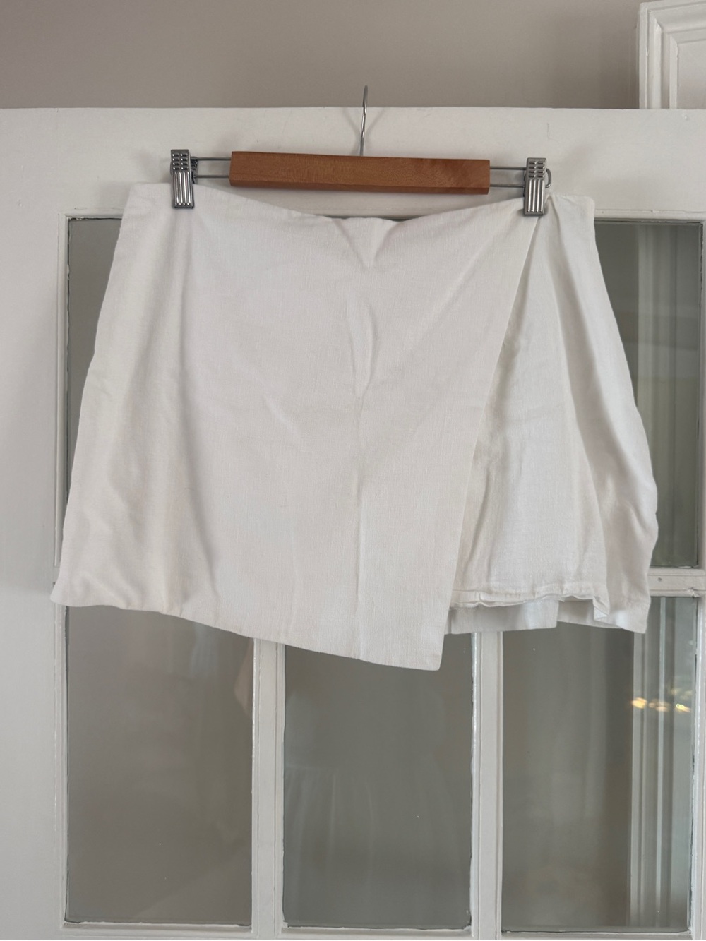 Abercrombie & Fitch White Linen Blend Wrap Mini Skort